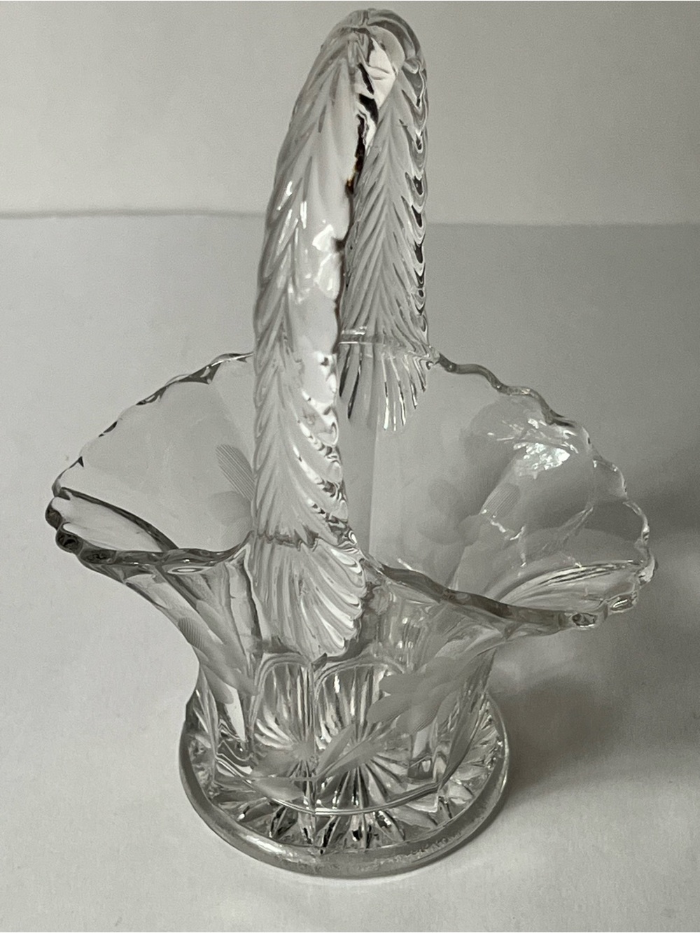 Vintage 1930’s Duncan and Mill glass brides basket 6 inches tall 3 1/2 wide